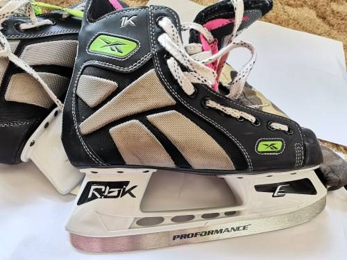 Ice skates Size 8 Reebok 1k Pro Skates